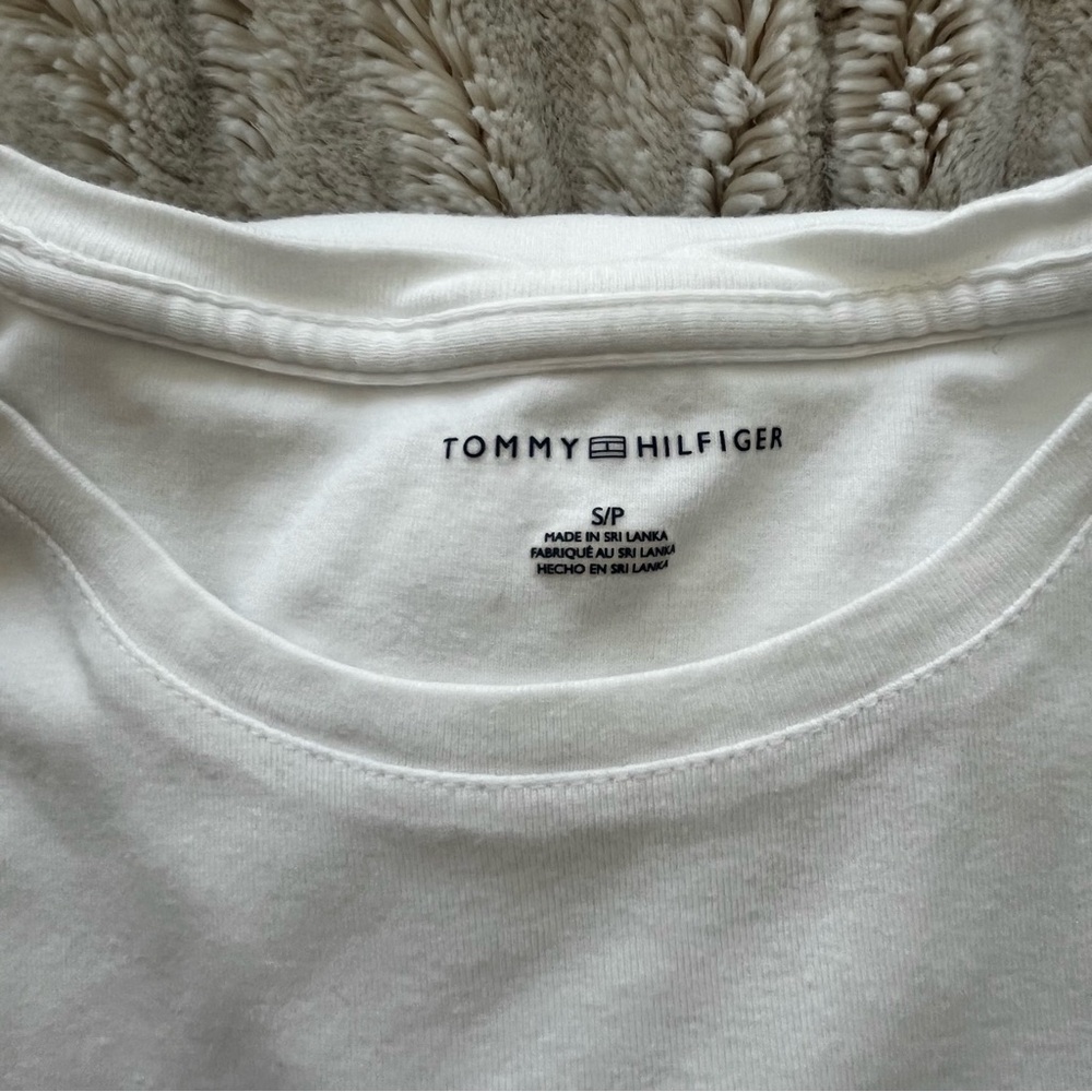 White Tee Bundle ❤️ - Picture 4 of 4